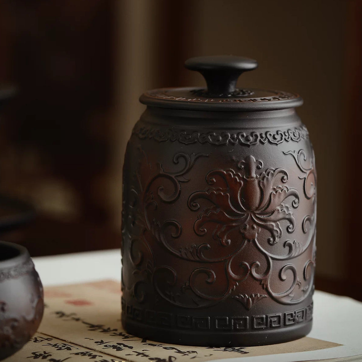 Scrolling Lotus | Handcrafted Zitao Tea Canister