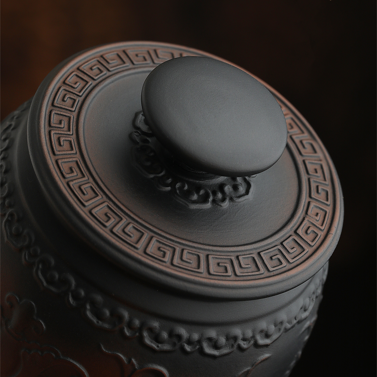Scrolling Lotus | Handcrafted Zitao Tea Canister